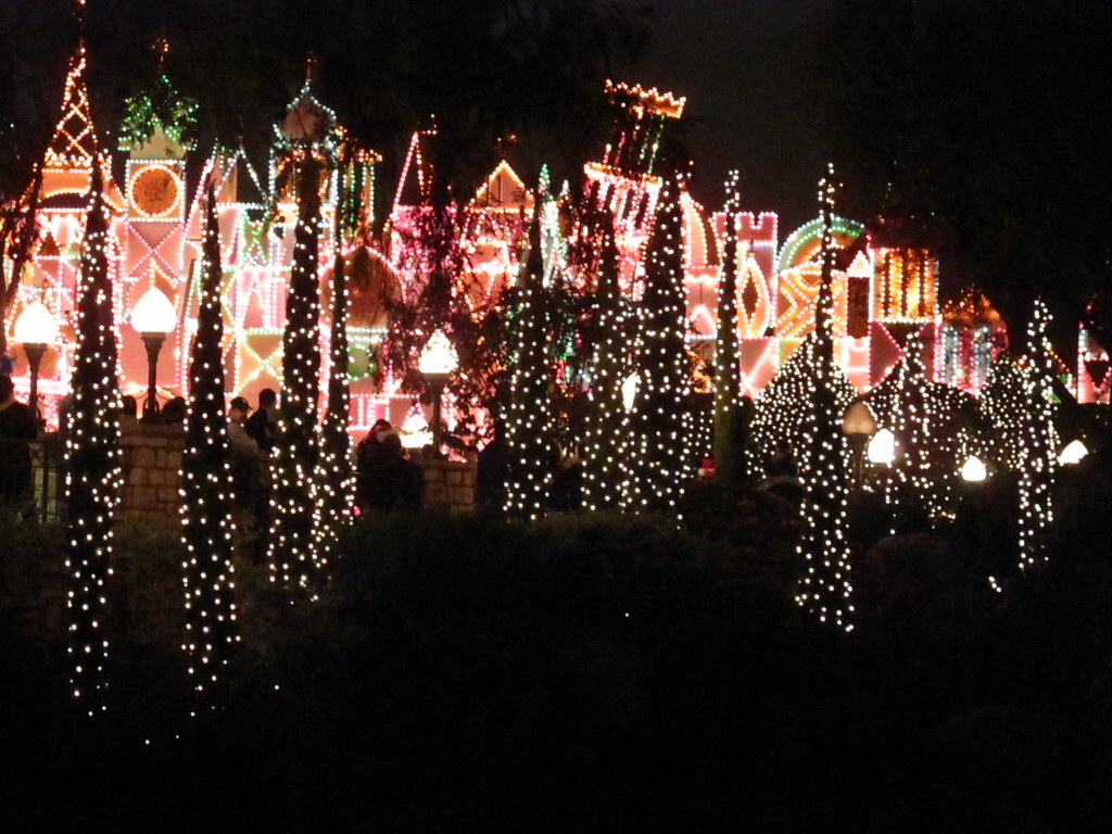 Holiday It's A Small World