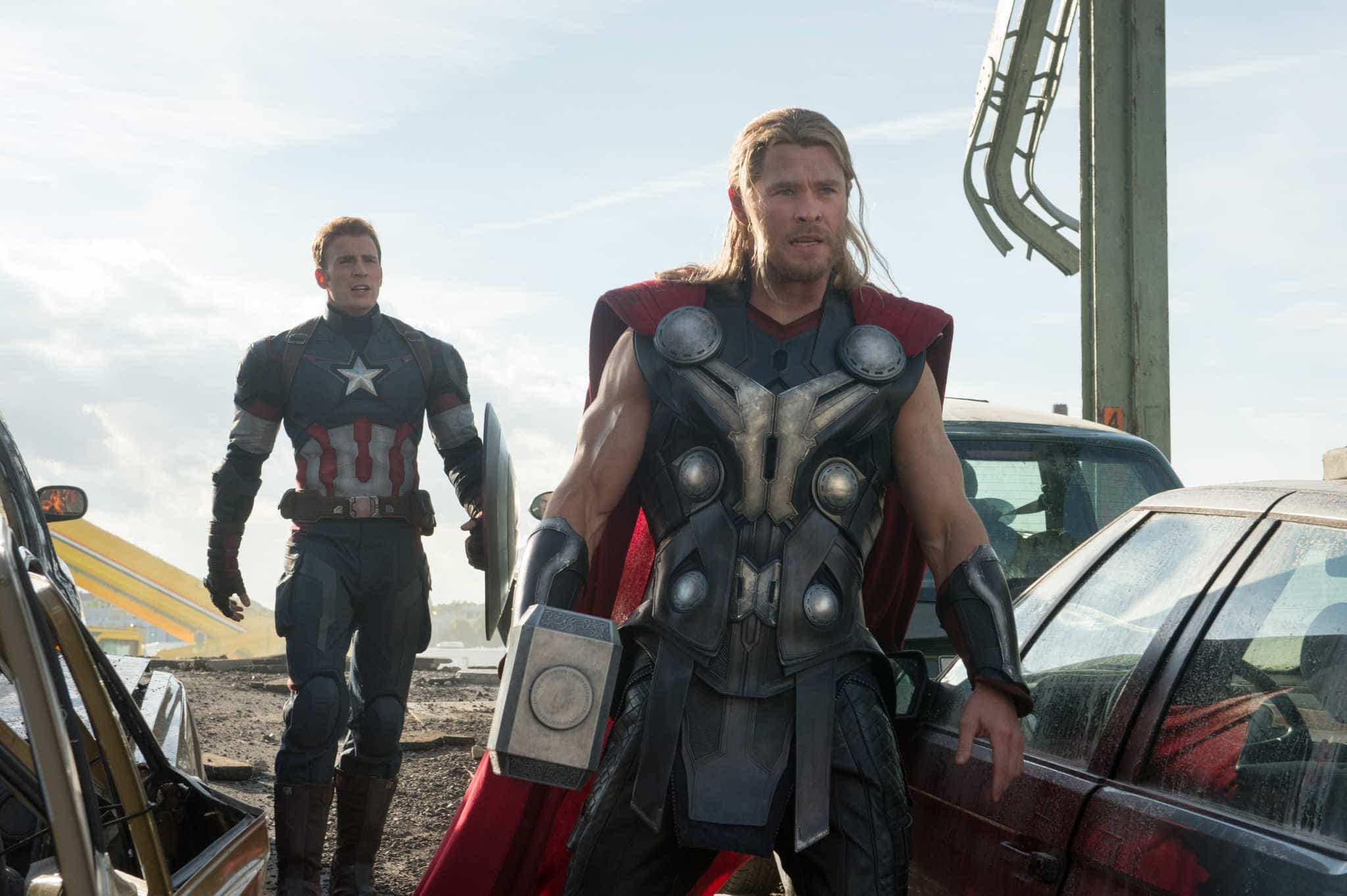 Marvel's Avengers: Age Of Ultron L to R: Captain America (Chris Evans) and Thor (Chris Hemsworth) Ph: Jay Maidment ©Marvel 2015