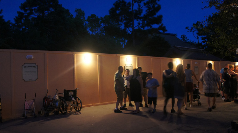 Construction at Japan Pavilion Construction at Japan Pavilion