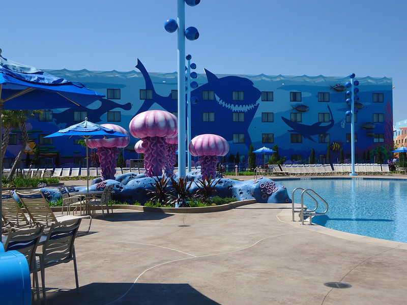 The jellyfish spout water The jellyfish spout water