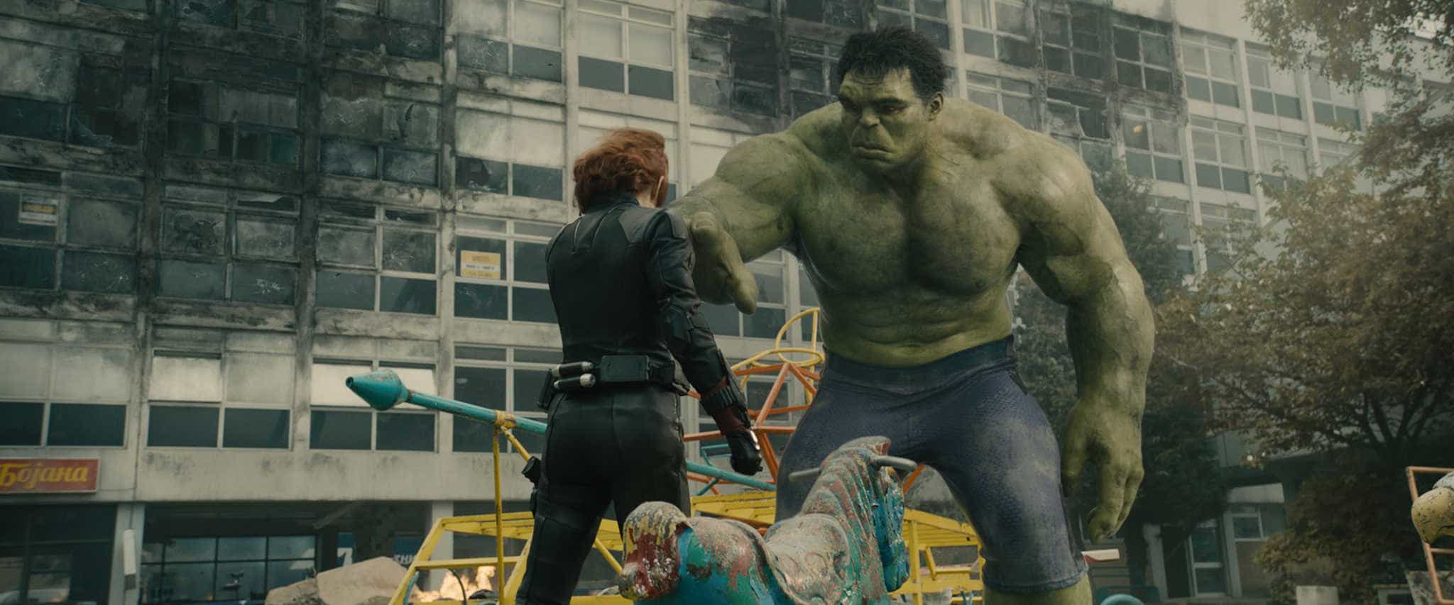 Marvel's Avengers: Age Of Ultron L to R: Black Widow (Scarlett Johansson) and Hulk (Mark Ruffalo) Ph: Film Frame ©Marvel 2015