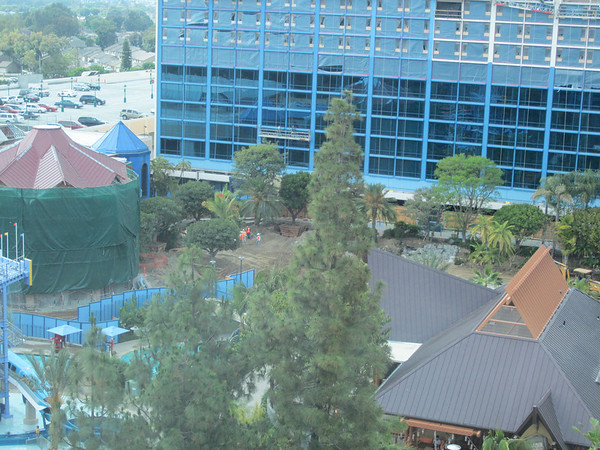 Some views of the construction.