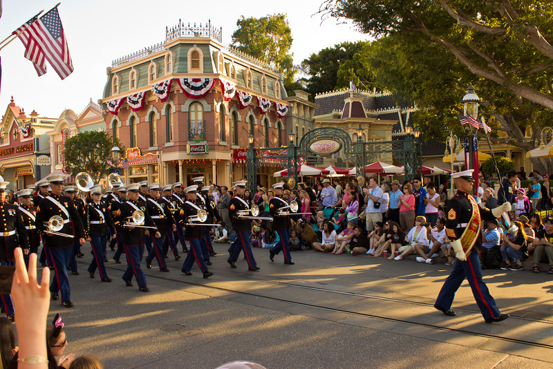 A Gunnery-Sergeant leads the team. A Gunnery-Sergeant leads the team.