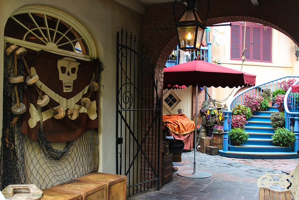 The Pirate's League crew did a little redecorating to the Court of Angels.