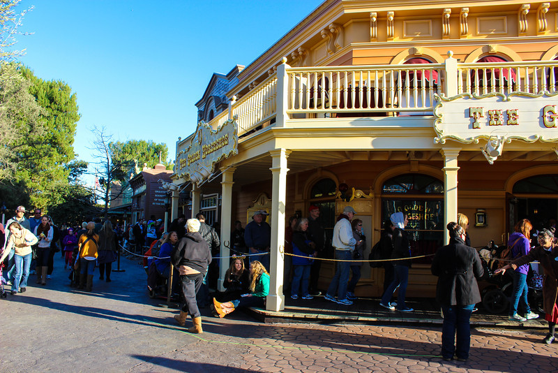 The line for the Golden Horseshoe Revue remained long throughout the day.