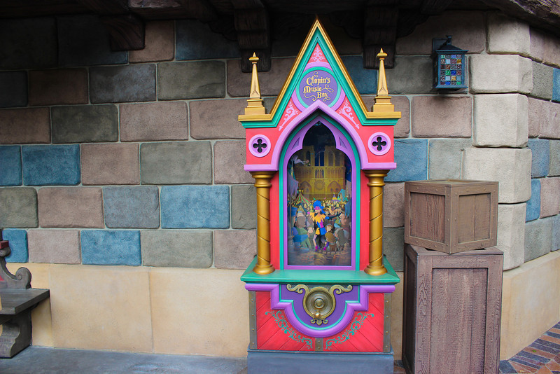 You can interact with Clopin's music box.