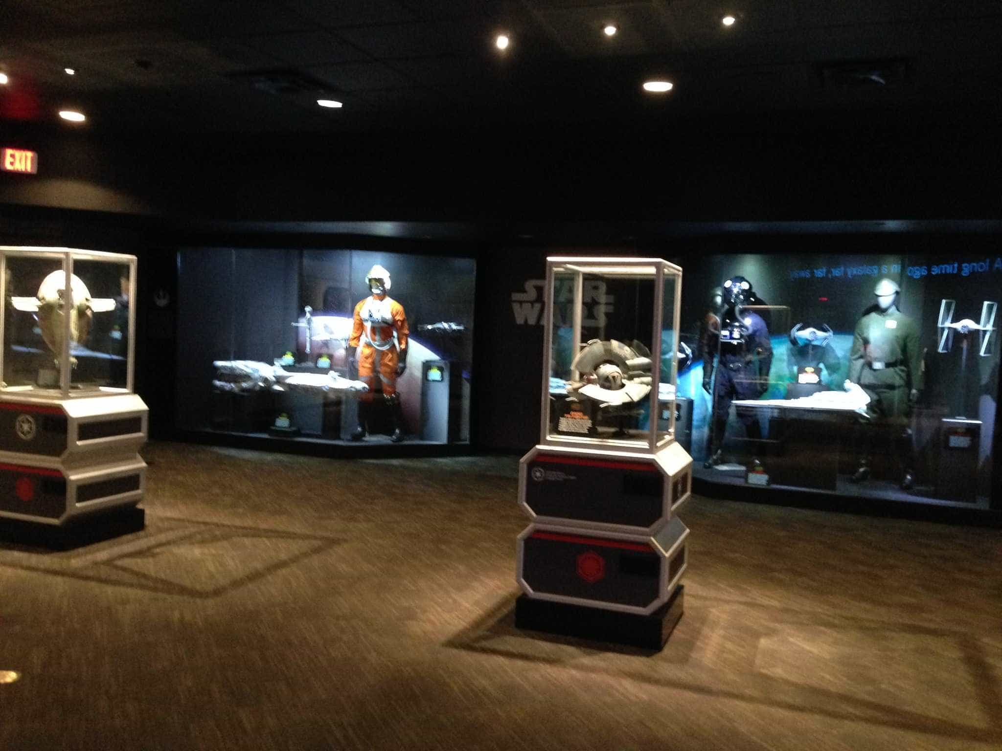 Star Wars Launch Bay 120115 038