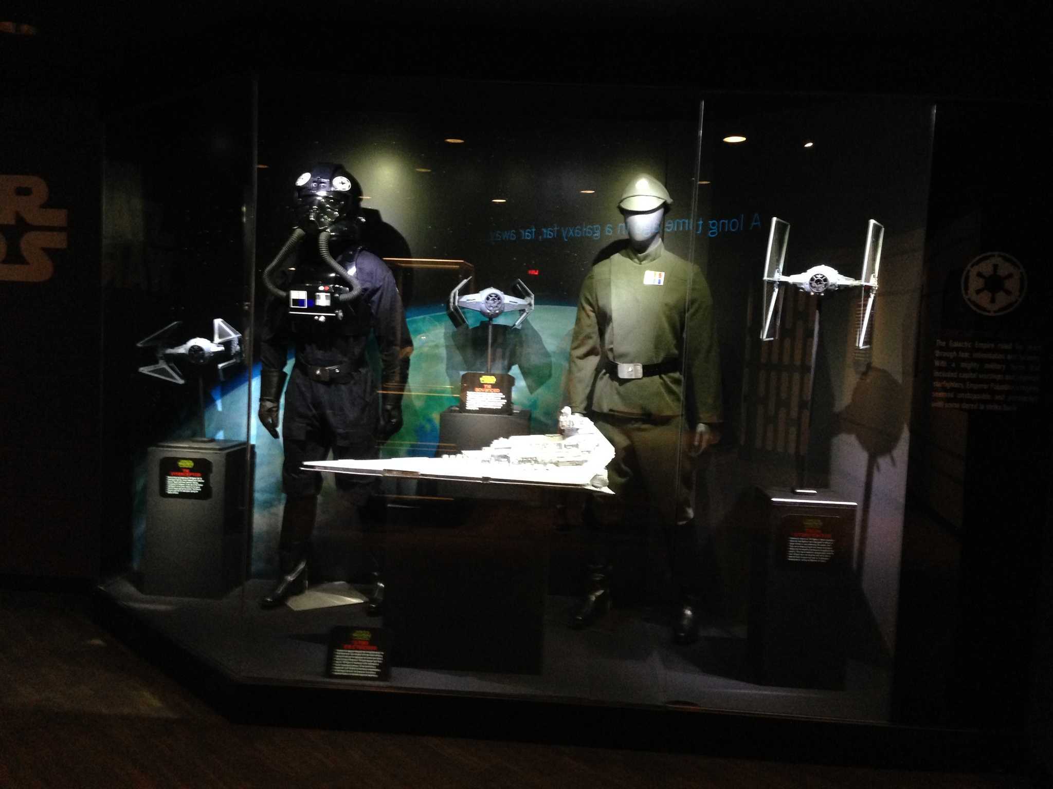 Star Wars Launch Bay 120115 043