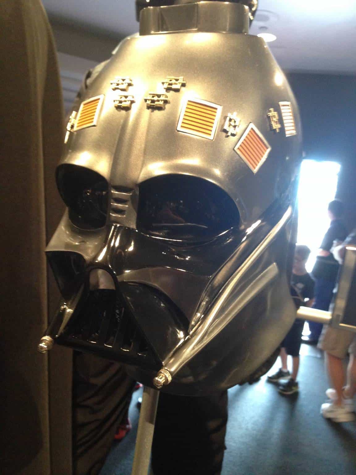 Star Wars Launch Bay 120115 159