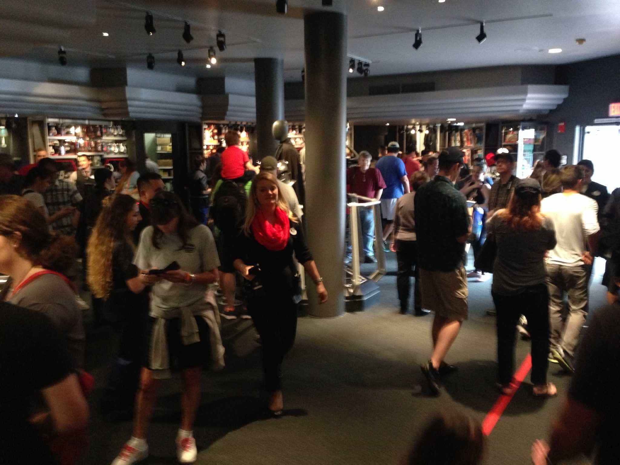 Star Wars Launch Bay 120115 175