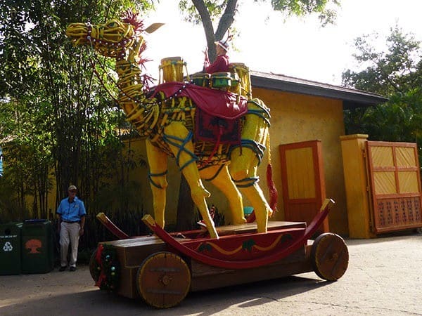 camel_jingle_jungle_parade_disney_animal_kingdom